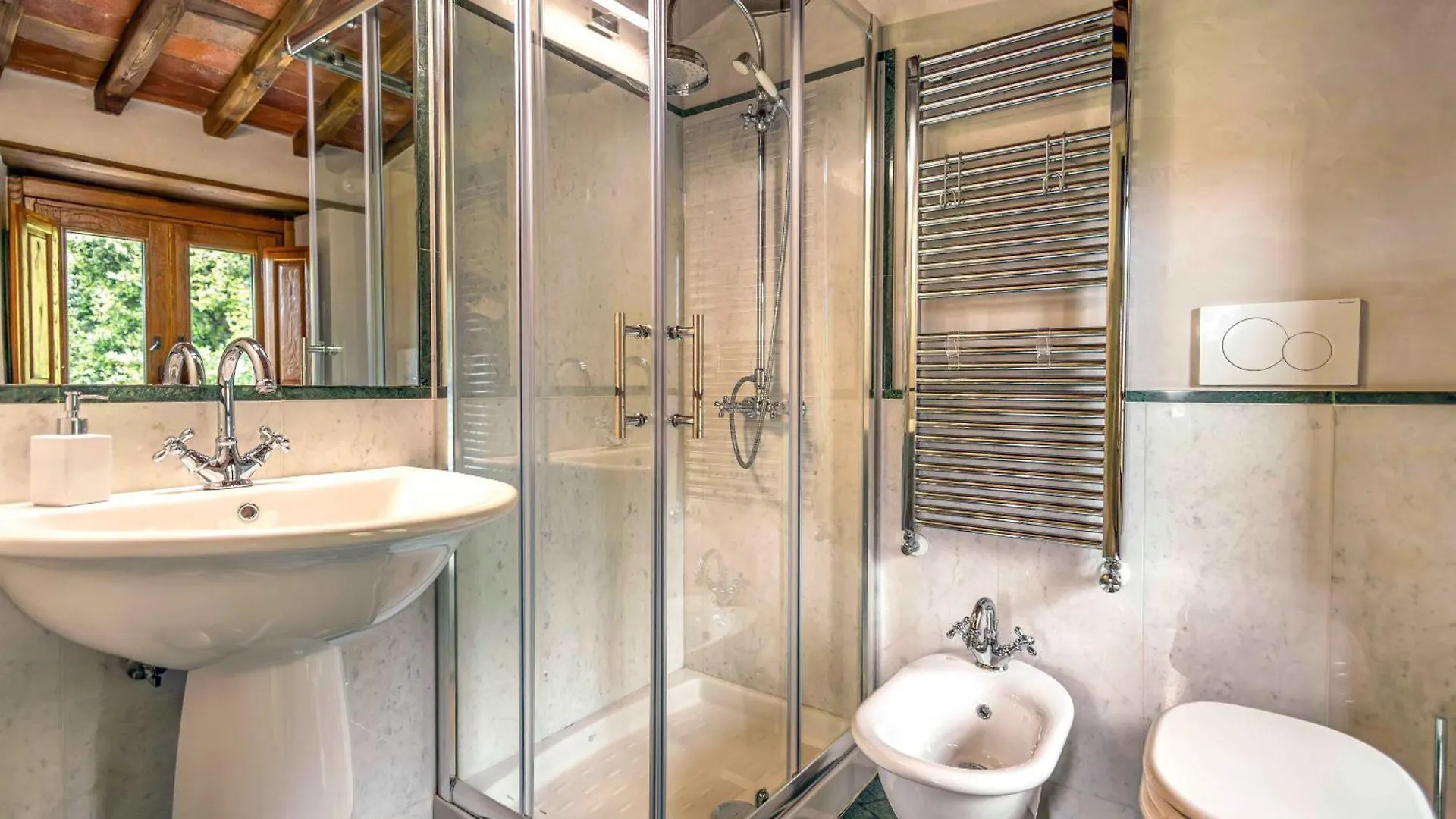 Pio Bove Rooms Pietrasanta